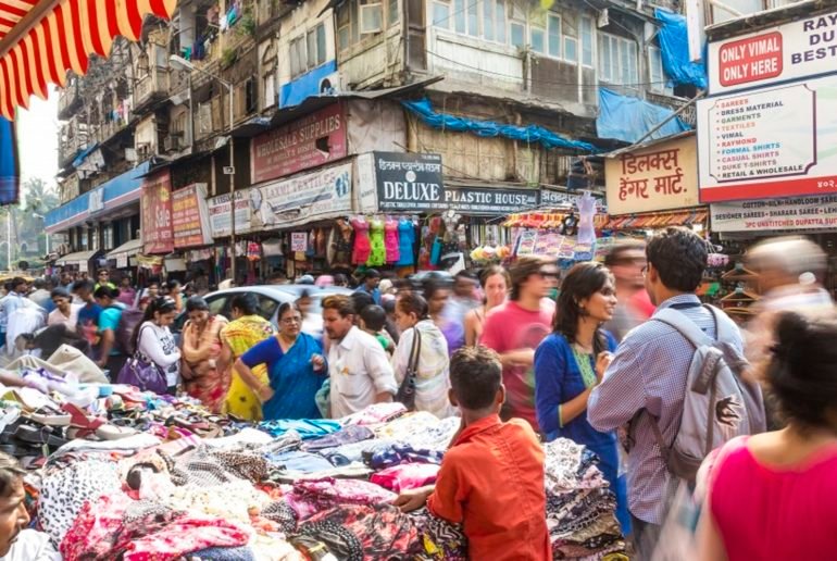 Top 15 Famous fashion Street shopping Place in Mumbai
