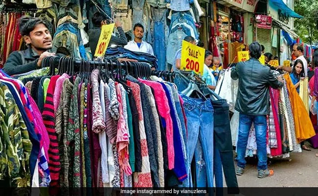 Top 15 Famous fashion Street shopping Place in Mumbai
